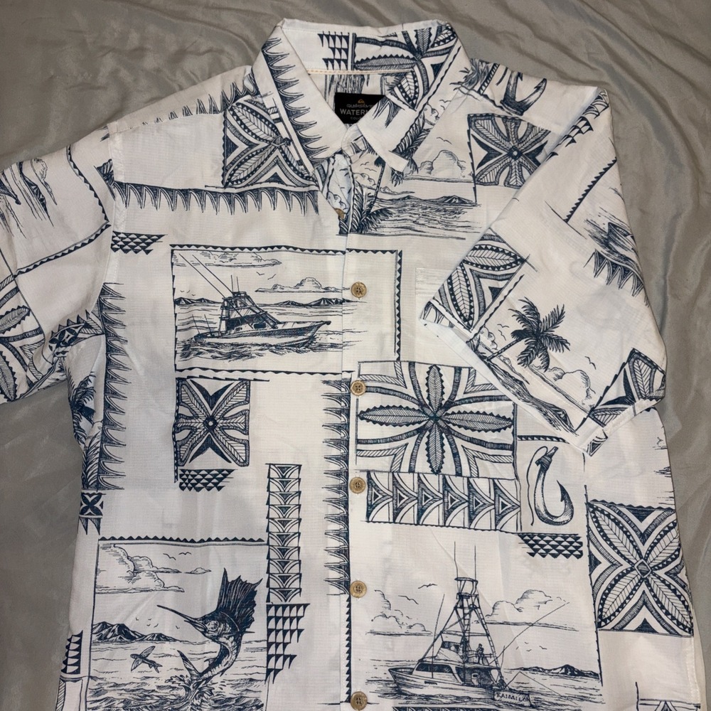Quicksilver Waterman Comfort Fit Short Sleeve Button Up Shirt Mens Size S Blue - Picture 2 of 7